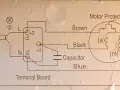 Kopplingsschema startmotor visar hur en motor skyddas och startas med en kondensator.