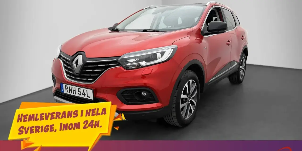 Röd Renault Kadjar, redo för en provkörning. Hemleverans i hela Sverige inom 24h.