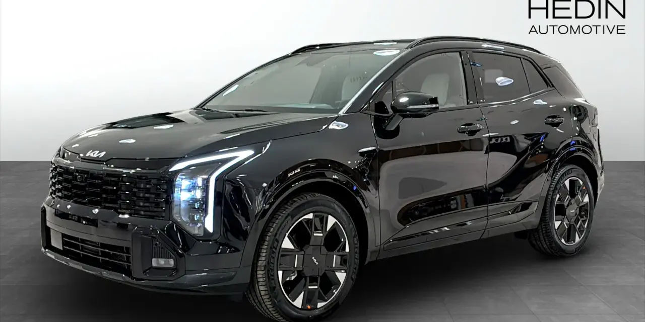 Svart Kia Sportage Plug-in Hybrid redo för testkörning. En modern SUV med distinkt design.