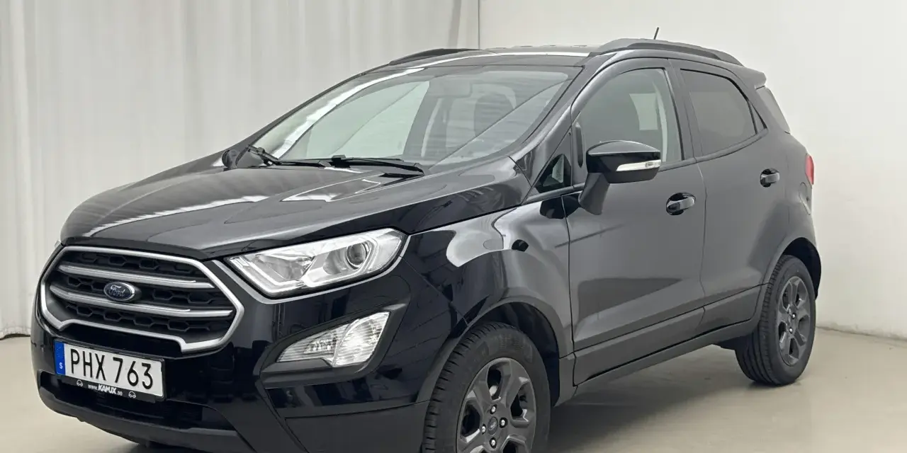 Svart Ford Ecosport med registreringsskylten PHX 763. En potentiell ford ecosport problem kan vara att den är lite dammig.
