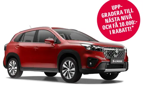 Röd Suzuki S-Cross på vit bakgrund. Erbjudande om uppgradering och rabatt syns i en röd cirkel.