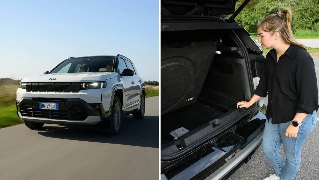 Vit Jeep Compass k&ouml;r p&aring; en landsv&auml;g, en ung kvinna inspekterar bagageutrymmet.